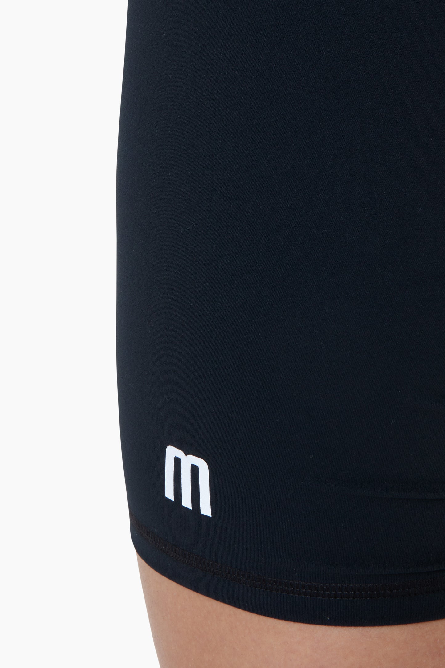 Short seamless black reflective